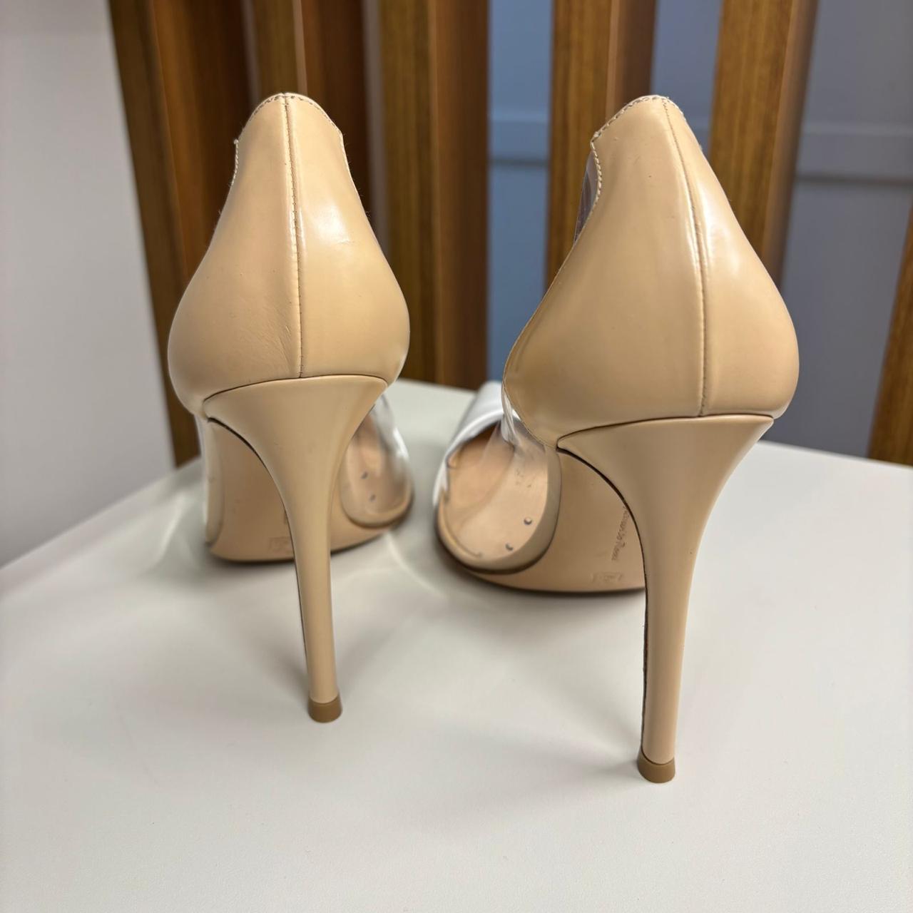 Scarpin Gianvito Rossi Nude com branco TAM. 34 BR
