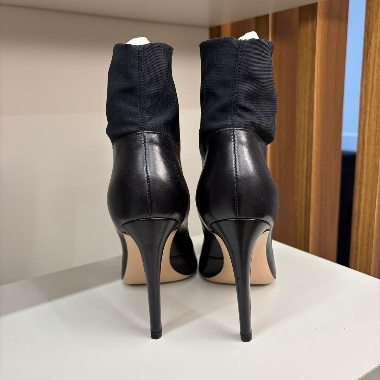 Bota cano cujrto preta Gianvito Rossi TAM. 34,5
