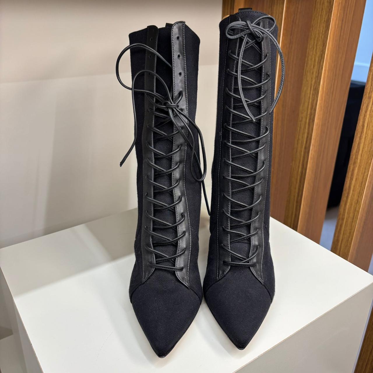Bota com cadarço Gianvito Rossi preta TAM. 34 BR