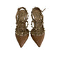 Scarpin Valentino Couro Bege e Studs Dourados Tam 36 BR
