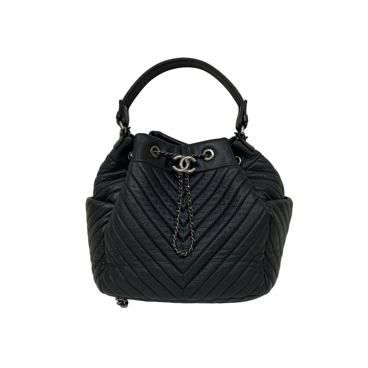 Bolsa Chanel Chevron CC Chain Bucket Bag Preta