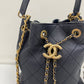 Bolsa Chanel Quilted CC Drawstring Bucket Navy