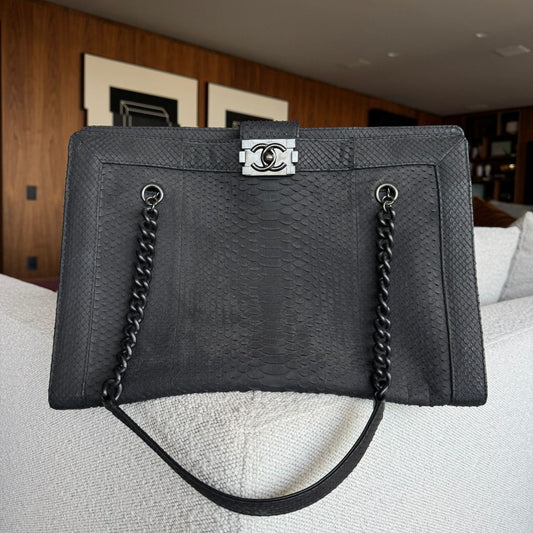 Bolsa Chanel Python Preto