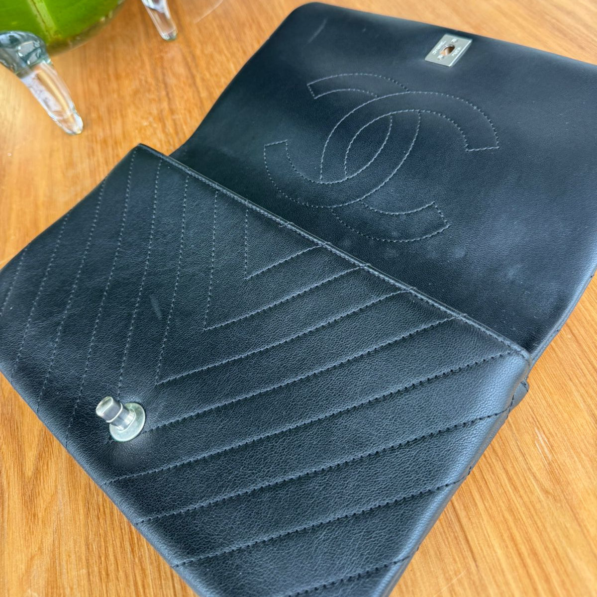 Clutch Chanel Lambskin Chevron Preta