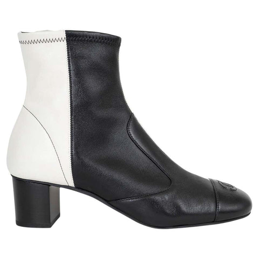 Bota Chanel Preta e Branca Tam 38,5 BR
