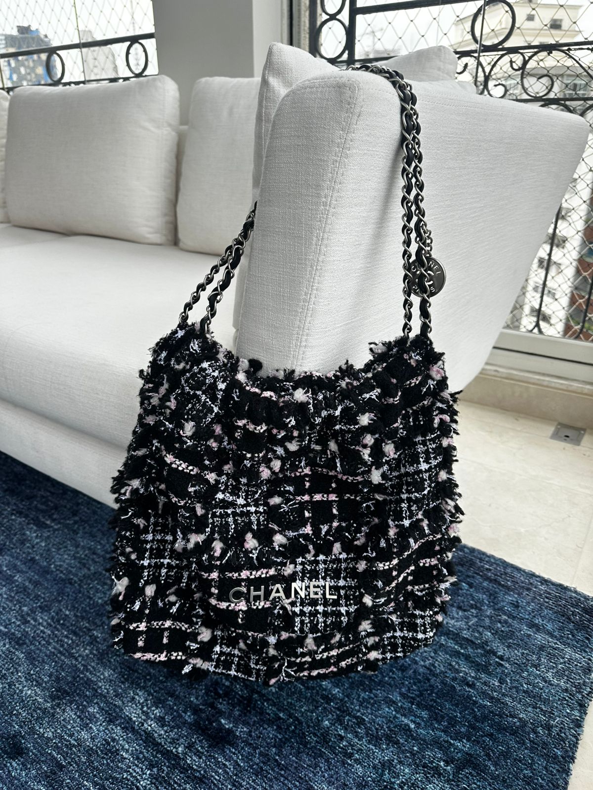 Bolsa Chanel 22 Tweed Preta