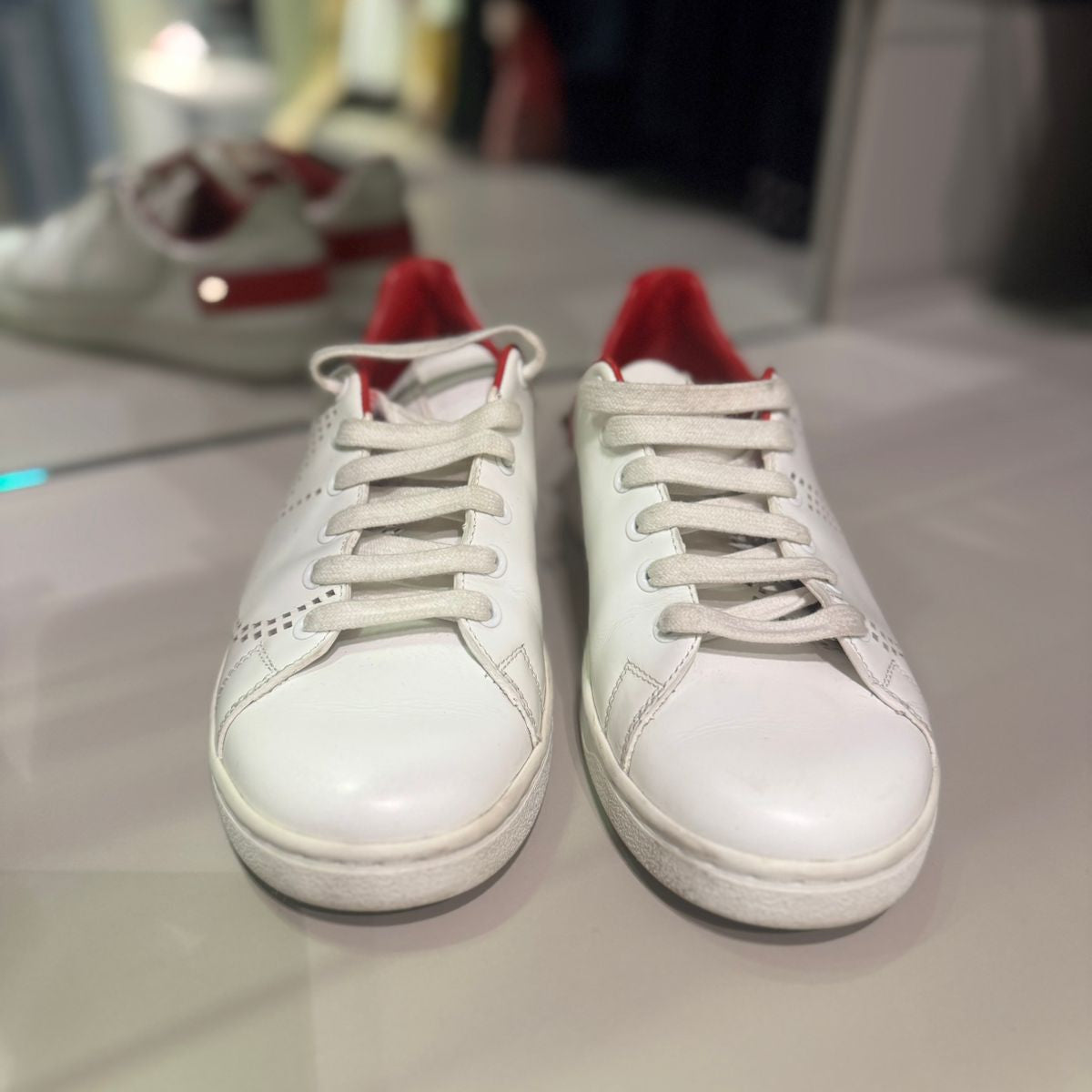 Tenis Valentino Branco e Vermelho Tam 35,5 Br