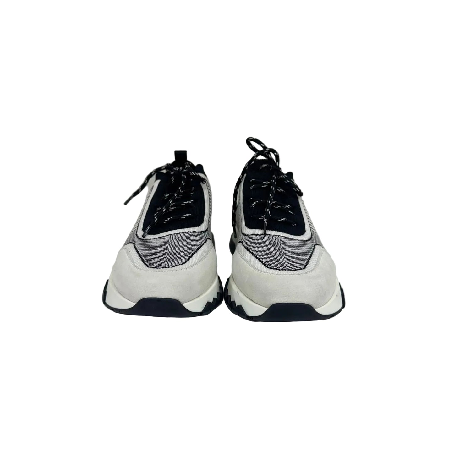 Tenis Hermes Tecido Preto e Branco Tam 37,5 BR