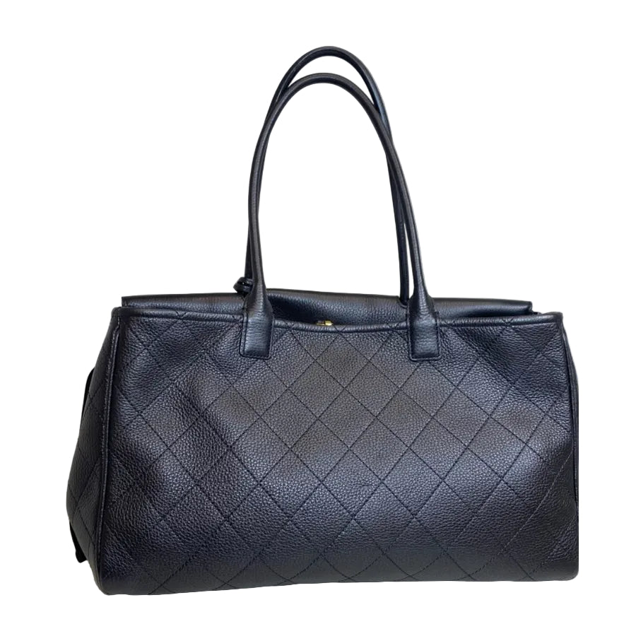 Bolsa Chanel Urban Essentials Shopping Bag Preta