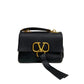 Bolsa Valentino Garavani VRING Preta