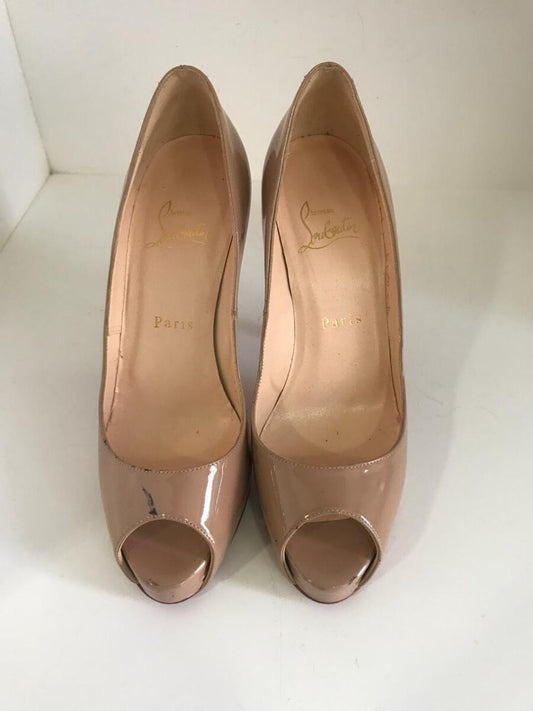 Sandália Louboutin bege sola 37