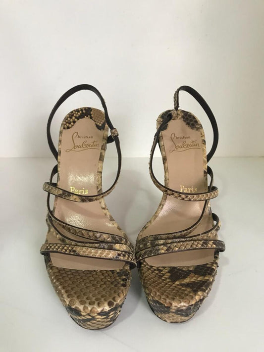 Sandália Louboutin, sola 39