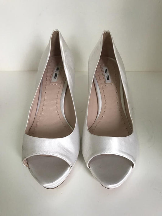 Sandalia Miu Miu de cetim, sola 38,5