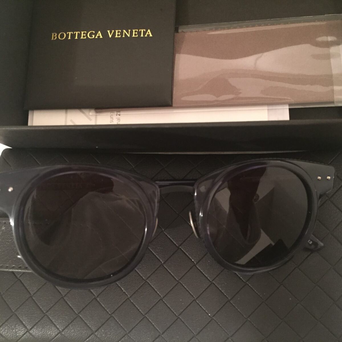 Oculos Bottega Veneta moderno