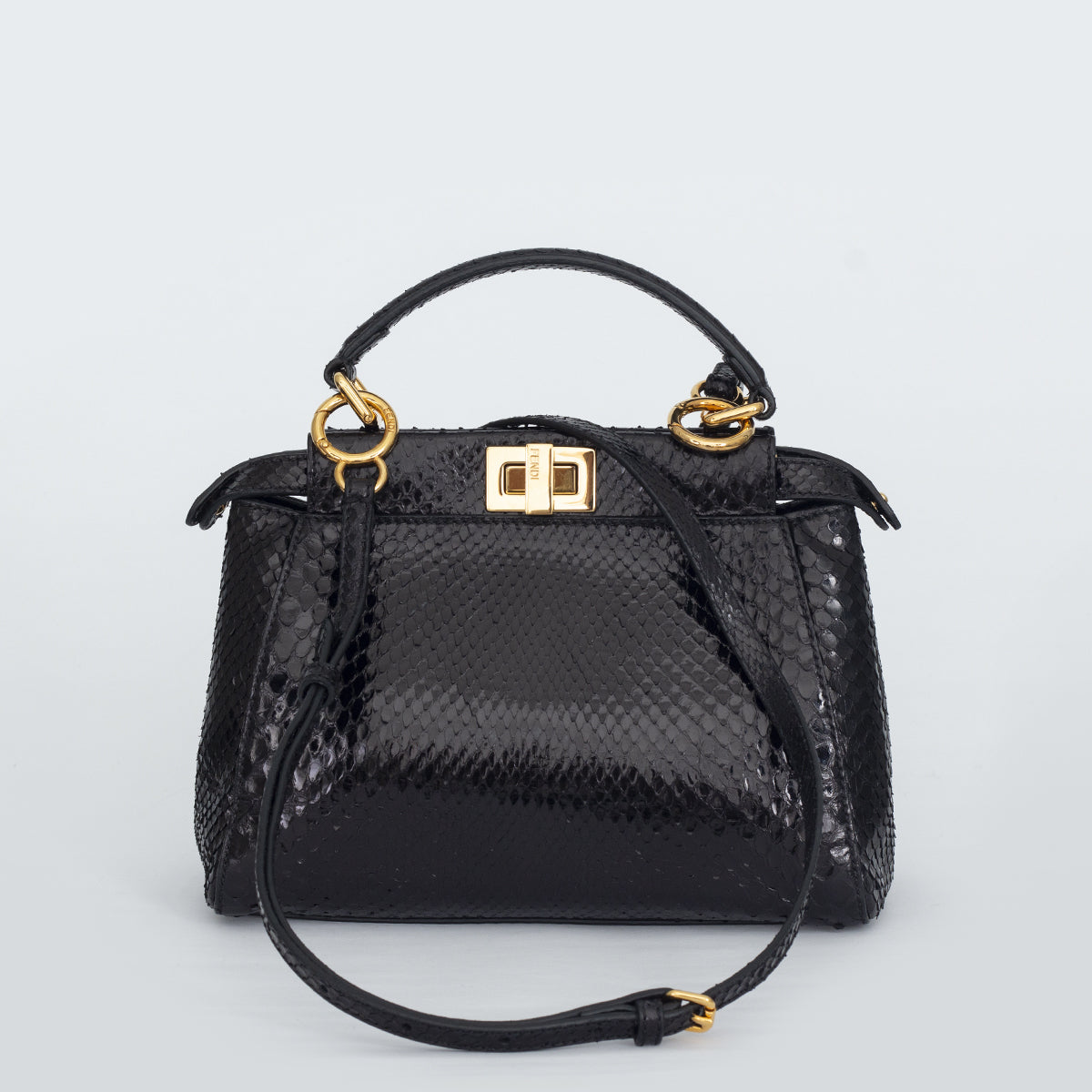 Bolsa Fendi Peekaboo Mini de Couro Preta