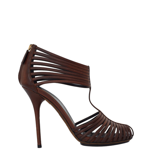 Sapato Gucci Couro Marrom Tam. 37,5