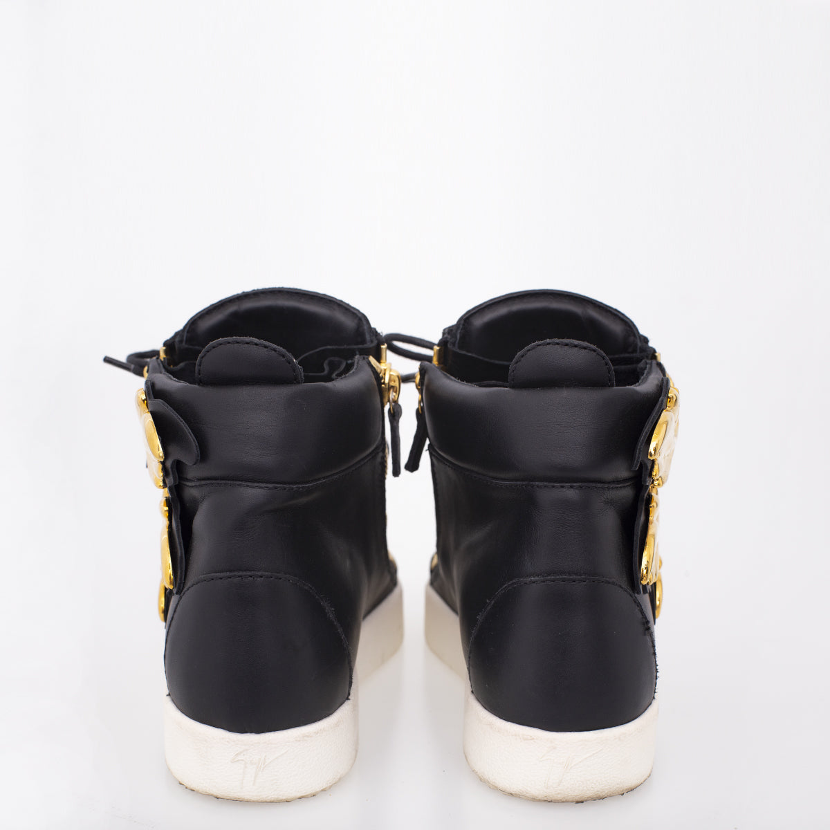 tenis Giuseppe Zanoti Preto com asa dourada tam . 39,5