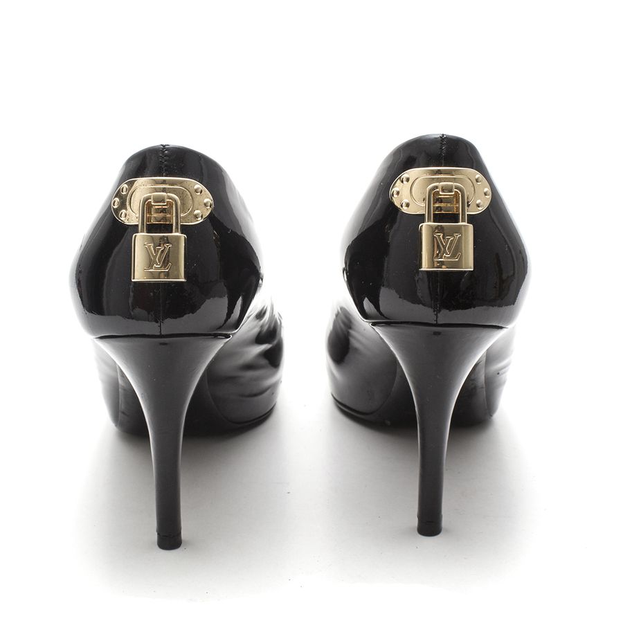 Peep Toe Louis Vuitton Preto Verniz Tam. 37,5