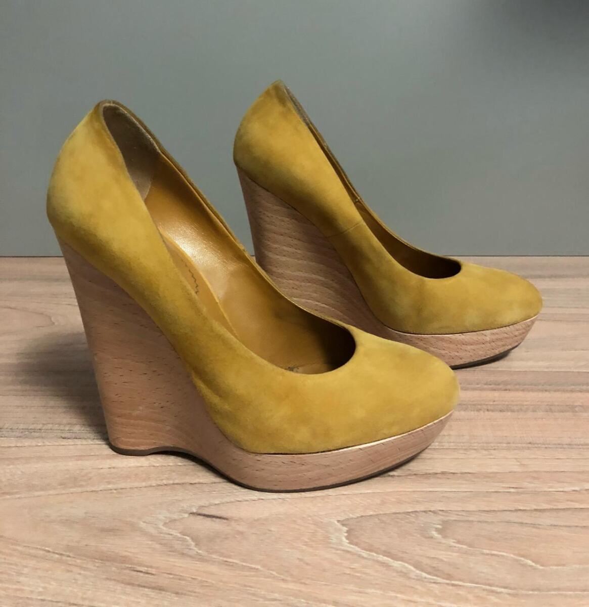 Sapato YSL amarelo, sola 36