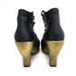 Ankle Boot Chanel preta e dourada, Tam. 41