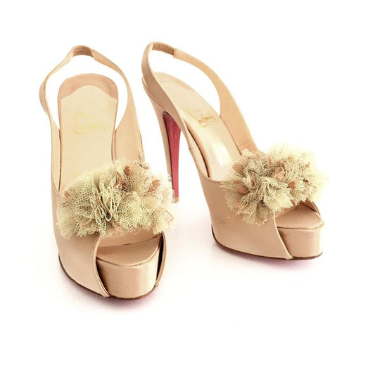 Sandália Peep Toe Louboutin Nude com Espuma Tam. 38,5