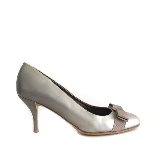 Sapato Ferragamo Prata Carla Bow Tam. 37 Br